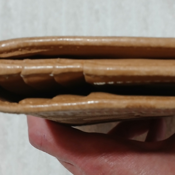 EUC, Coach wallet. - Picture 7 of 9